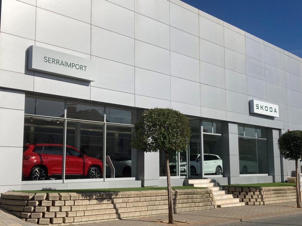 Elda, Petrer... ¡Ya estamos aquí! El pasado 15 de abril abrimos las puertas de nuestro nuevo concesionario Serraimport Škoda Elda-Petrer para traeros la potencia, la tecnología y la elegancia de toda nuestra gama.