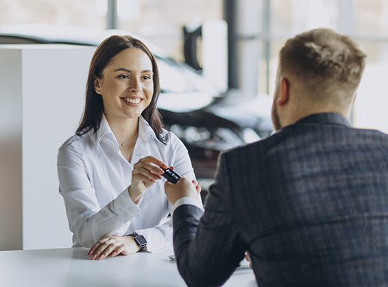 La forma en la que compramos coche en 2026 ya no tiene nada que ver con la de hace solo unos años. Te contamos alguna de las claves de este nuevo ecosistema.