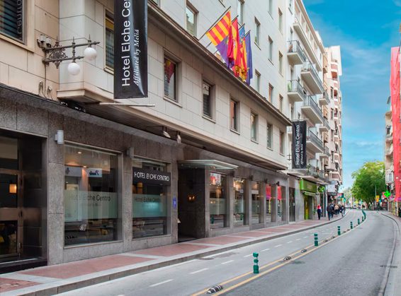 El Hotel Elche Centro Affiliated by Meliá reafirma su compromiso con la excelencia turística y con la prestación de un servicio de calidad para quienes visitan la ciudad.