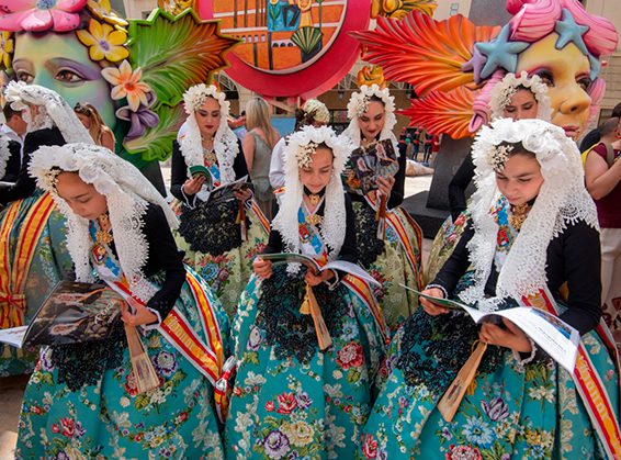 destacamos el orgullo que supone formar parte de la familia de Florida Portazgo y compartir con todos sus integrantes momentos tan importantes durante las Hogueras de San Juan.